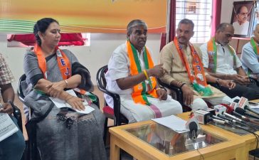 ಟೀಕೆ,ಟಿಪ್ಪಣಿ ಗಳುಗೆ ಗುರಿಯಾದ ಕಾಂಗ್ರೆಸ್ ಸಮಾವೇಶ.!!. ಯಾರಡು ವರ್ಷದ ಸಮಾವೇಶ, ಮುಗಿಬಿದ್ದ,ಬಿಜೆಪಿ