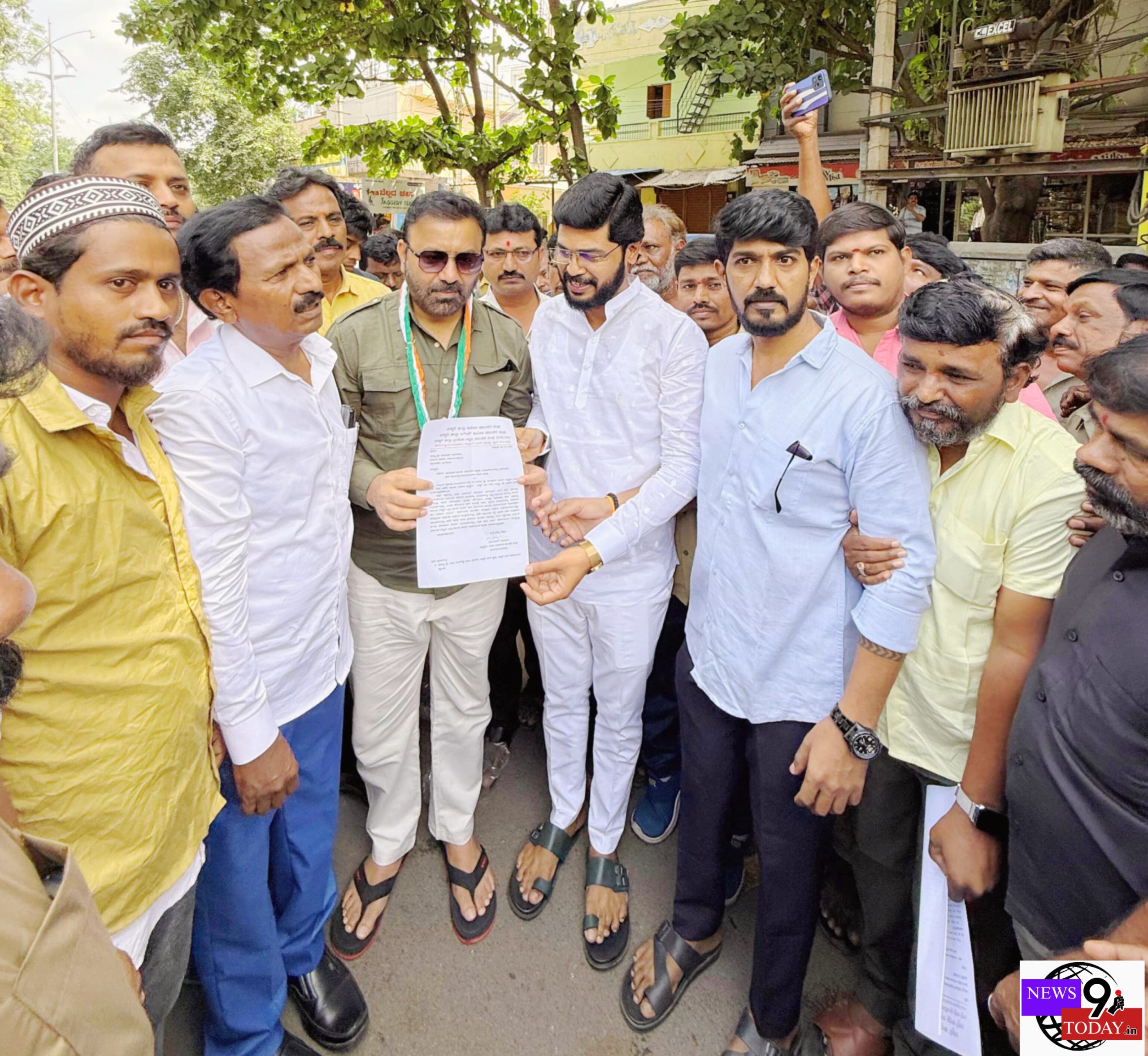 ಅಸಂಘಟಿತ ಚಾಲಕರ ಕಾರ್ಮಿಕರಿಗೆ ಭದ್ರತಾ ಯೋಜನೆಯಗಳನ್ನು ಜಾರಿಗೊಳಿಸಿ ಅವರ ಕುಟುಂಬಕ್ಕೆ ಆಧಾರವಾಗುವಂತೆ ಕೋರಿ. ಹುಂಡೇಕರ್ ರಾಜೇಶ್ ಒತ್ತಾಯ.