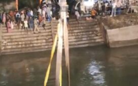 ಮಣ್ಣಿನ ಗಣೇಶ ಎಂದು ನಿಮ್ಮಜ್ಜನ ಮಾಡಿದ ಪಾಲಿಕೆ. ಸಾರ್ವಜನಿಕರಗೆ ವಾಸ್ತವ ತೋರಿಸುಲು ವಿಫಲ.!!